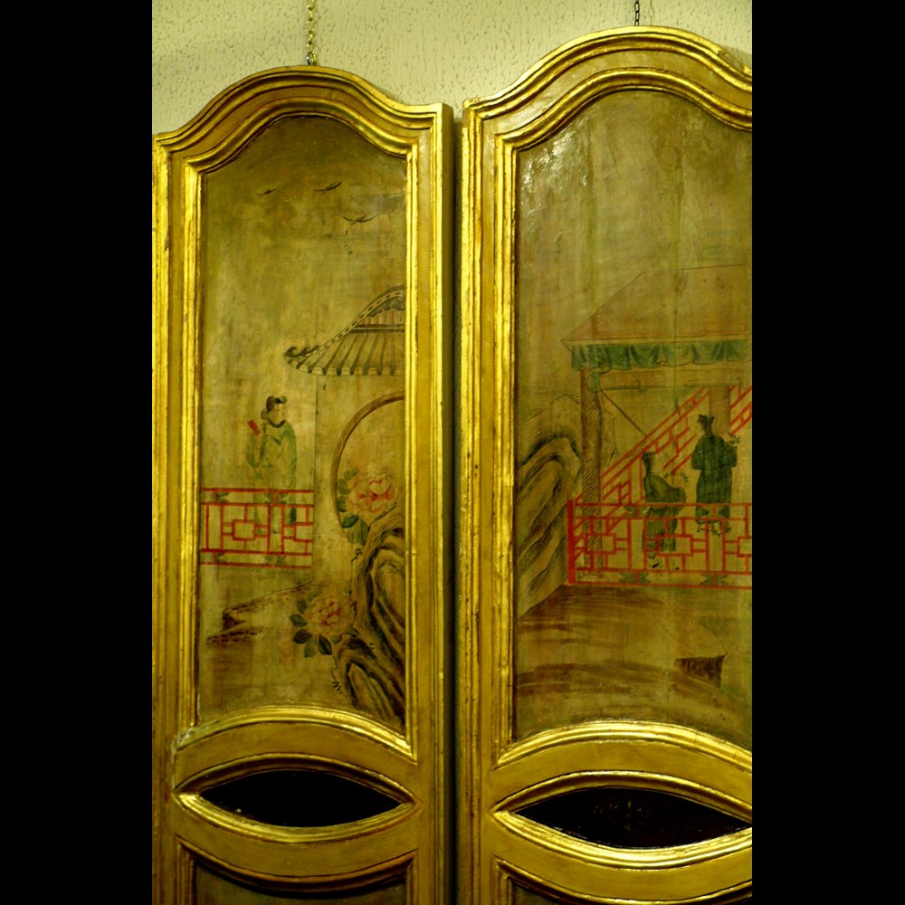 RARA COPPIA DI PANNELLI LIGNEI LACCATI CON MOTIVI A 'CHINOISERIE', PIEMONTE, XVIII° SECOLO